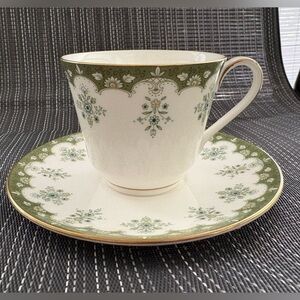 Ashmont by Royal Doulton Teacup & Saucer Set